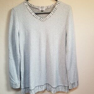 Jude V-Neck Sweater Split Back Size Medium
